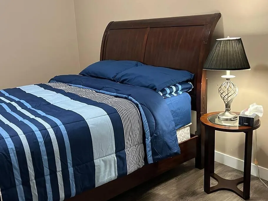 Spacious Private Walkout Entire Suite Close To Yyc, Dt, Shops, Stampede & Mountains With Many Amenities In Panorama Hills Nw - 4 Can Sleep 公寓 卡加利