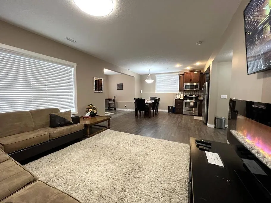 公寓 Spacious Private Walkout Entire Suite Close To Yyc, Dt, Shops, Stampede & Mountains With Many Amenities In Panorama Hills Nw - 4 Can Sleep