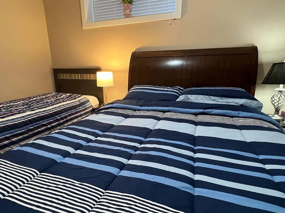 Spacious Private Walkout Entire Suite Close To Yyc, Dt, Shops, Stampede & Mountains With Many Amenities In Panorama Hills Nw - 4 Can Sleep 公寓 卡加利